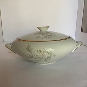KPM Krister Casserole W/ Lid Covered Vegetable Made in Germany Gold Trim